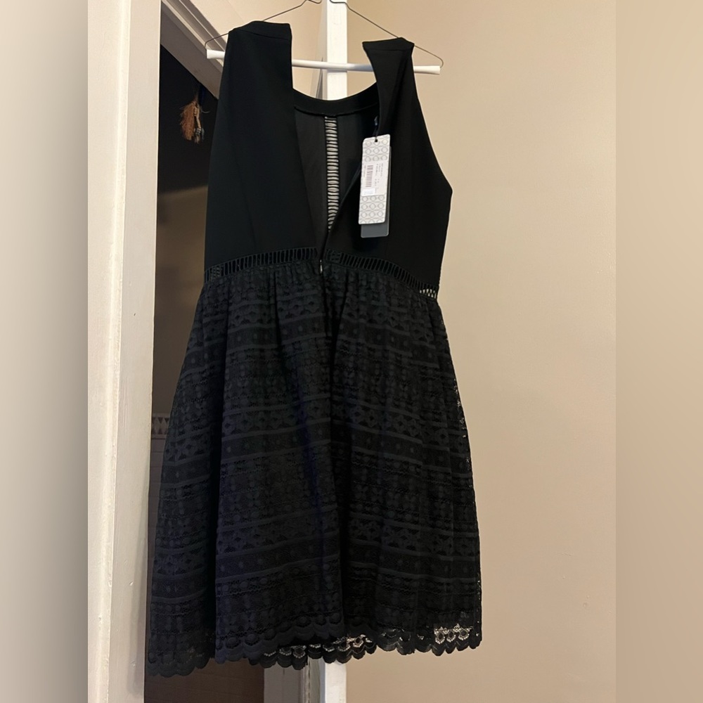 Dress sequence - Picture 5 of 6